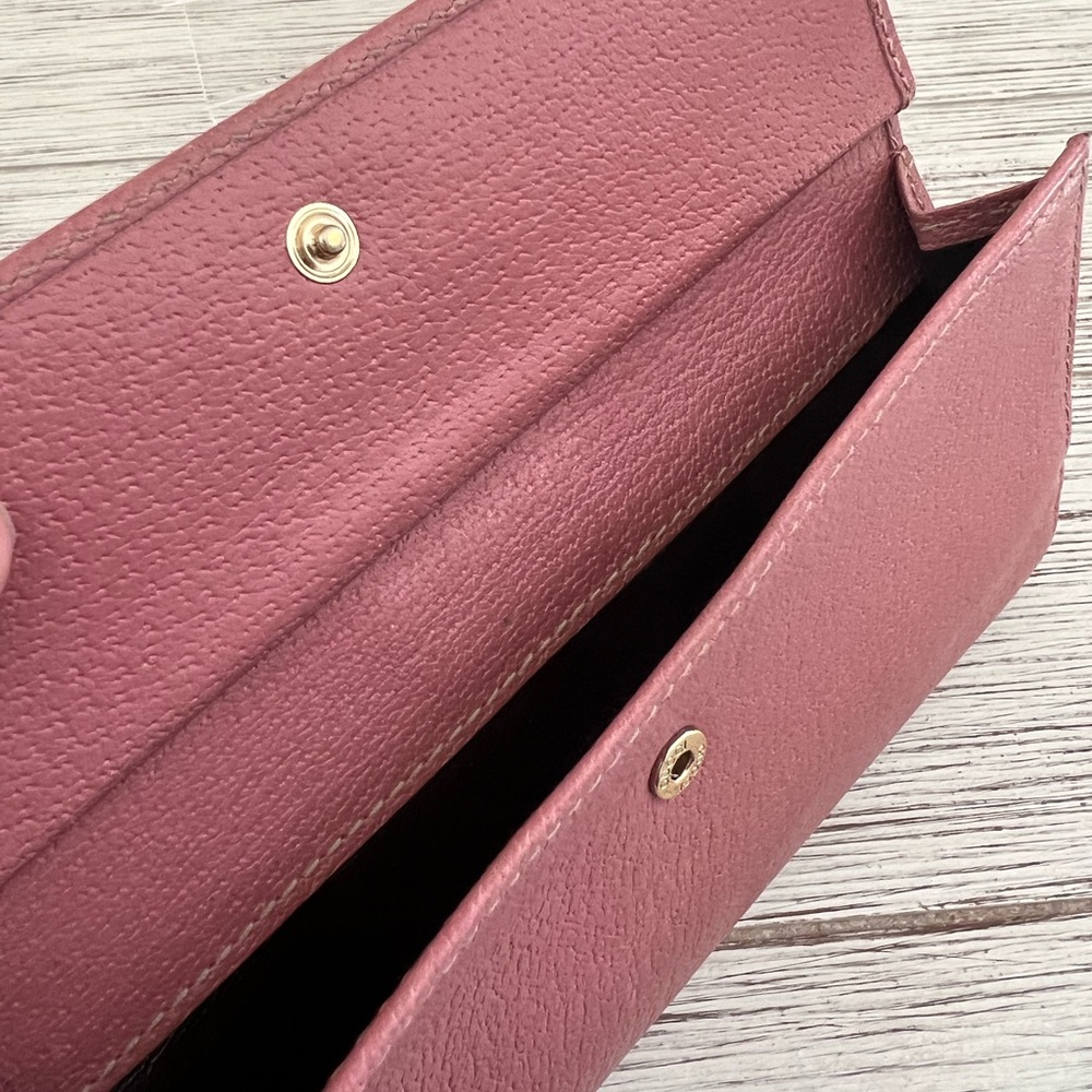 GUCCI Rose Pink Leather Continental Wallet with Gold Script Logo - Picture 4 of 11